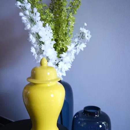 Lola فندق إسن