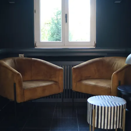 호텔 Lola