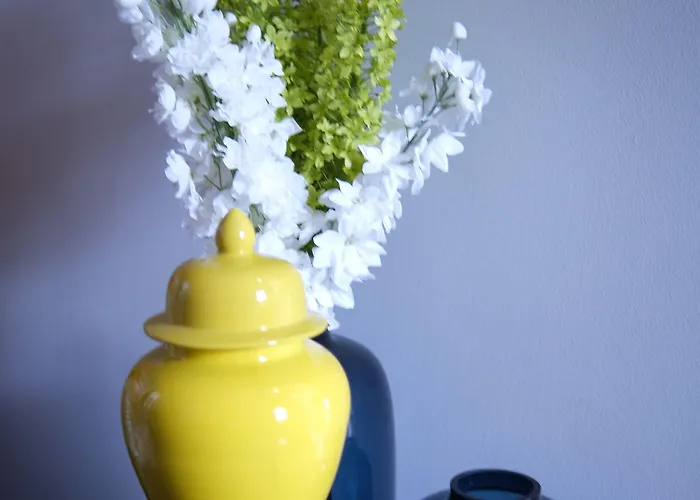 Lola فندق إسن